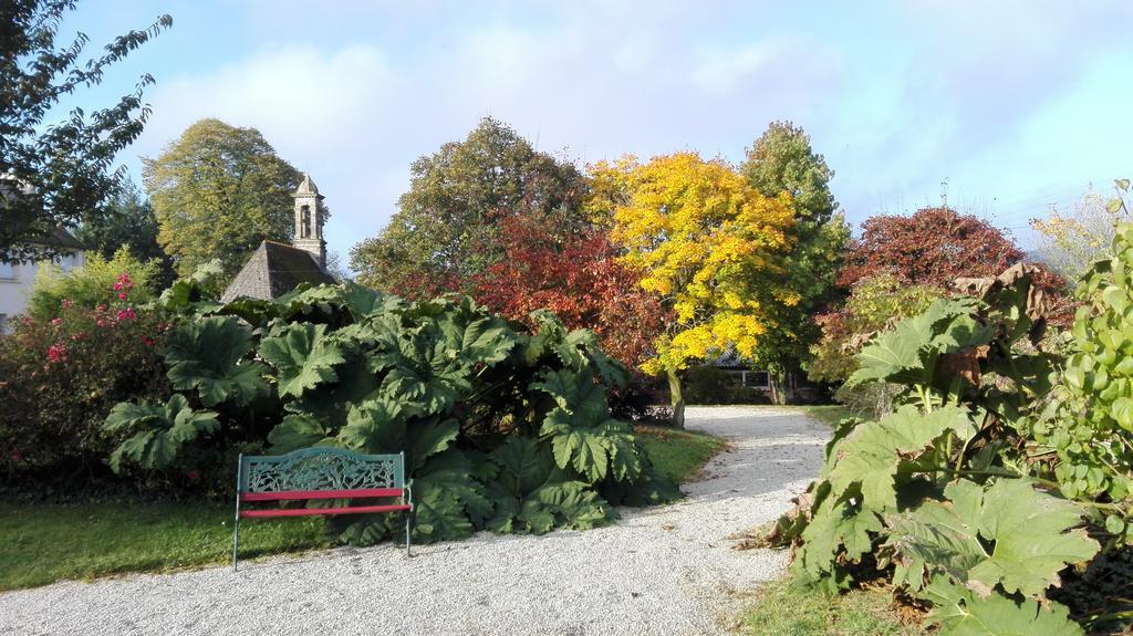 Gite Atypique Dans Une Chapelle Briec Exteriör bild